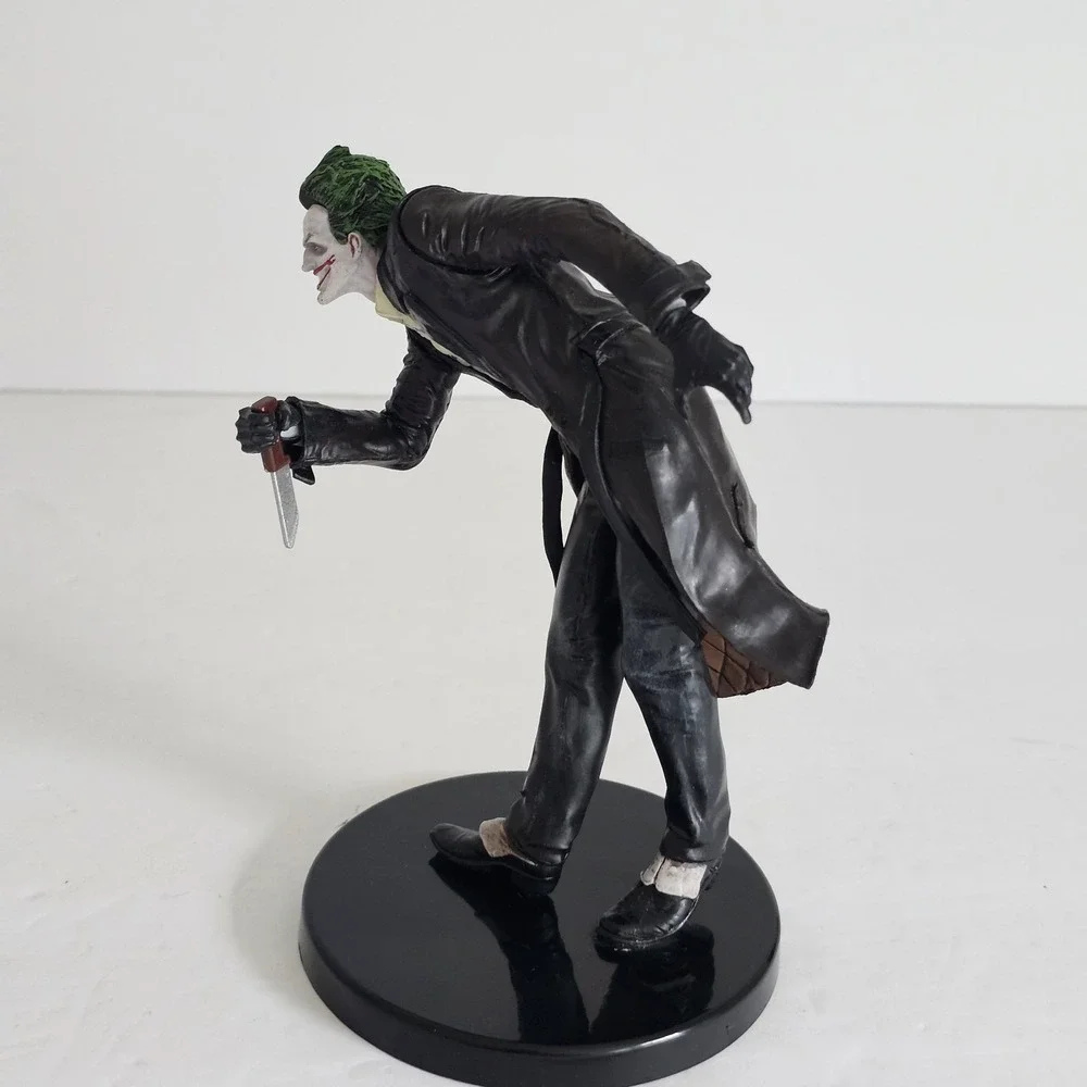 DC Comics Batman The Joker Figure 6''‎ with Knife & Stand Collectible Model 1145